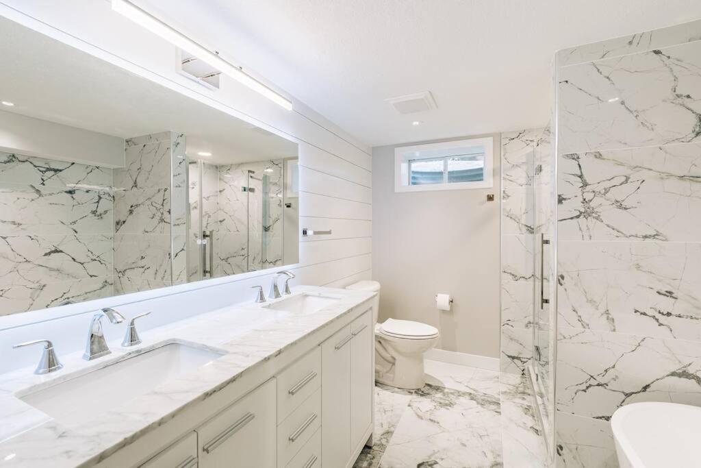 Beautiful Luxury Home Freshly Renovated With Big Yard, Seating & Grill Pad Cottage Grove Exterior foto